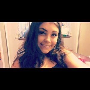 Meet your Posher, Anabella